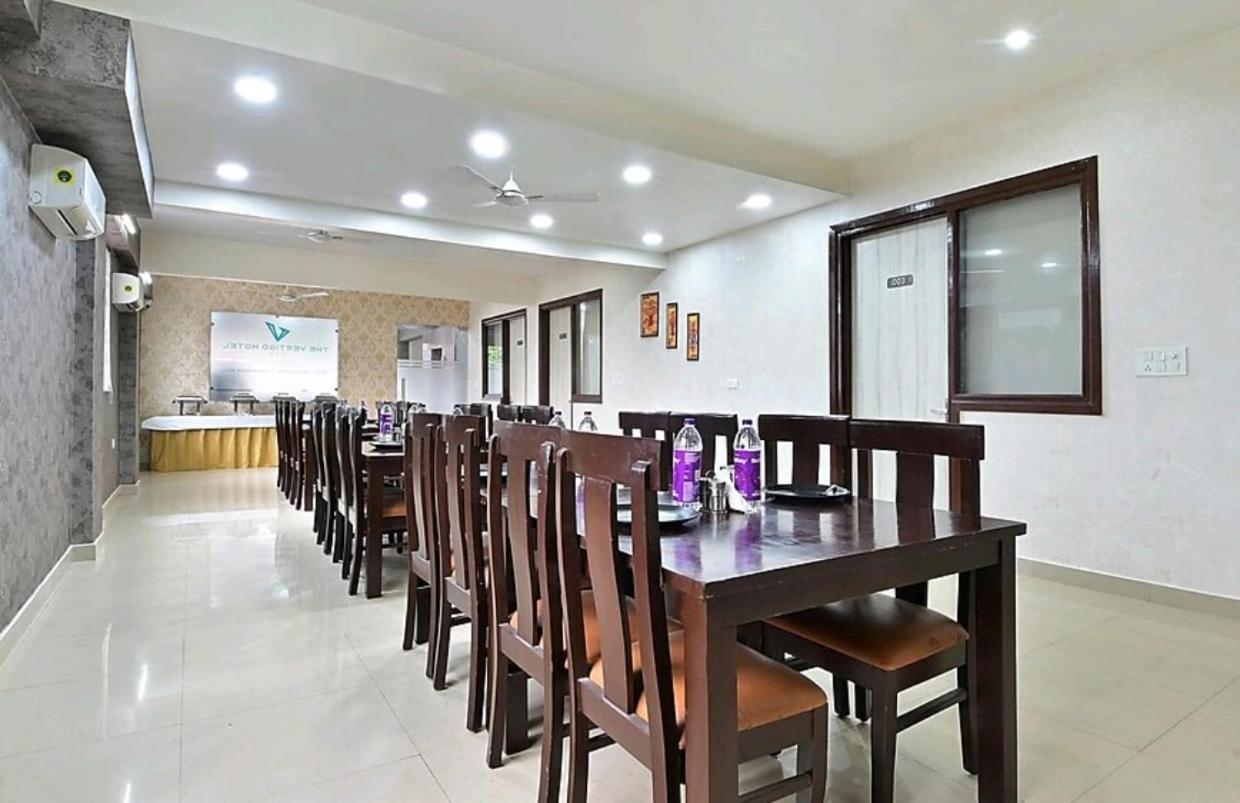 Hotel The Vertigo By Boom Rooms Noida Exterior photo